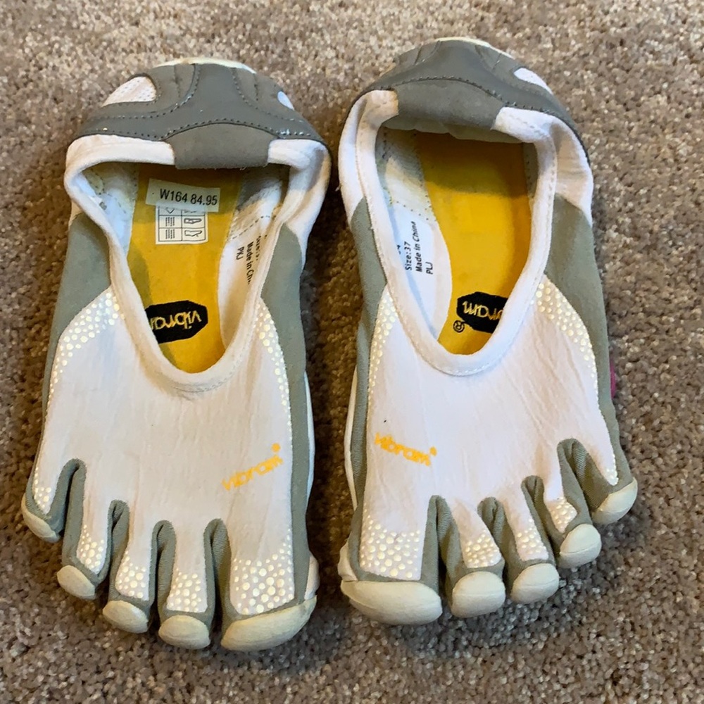 Vibram toe shoes